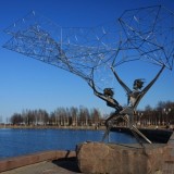 Памятник рыбакам в Петрозаводске. Установлен на берегу Петрозаводской губы Онежского озера.