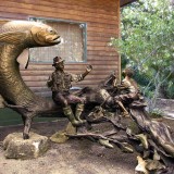 Скульптура "Рассказы о рыбалке". Скульптор  Paul Baliker